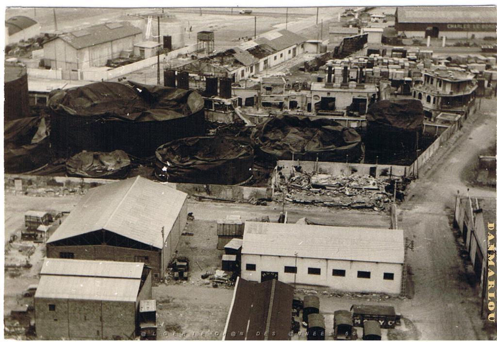 INCENDIE DES CUVES SUR LE PORT 1962 03.JPG